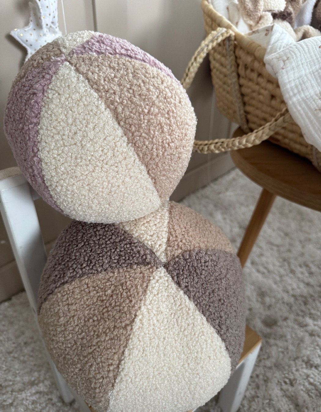 PIŁKA SENSORYCZNA / PUDROWY RÓŻ, BEŻ, KREMOWY